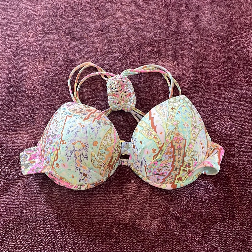 VS 34B swimsuit top